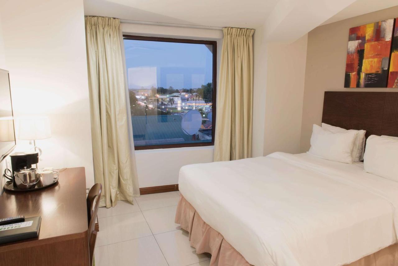 Ramada by Wyndham Princess Paramaribo Bagian luar foto