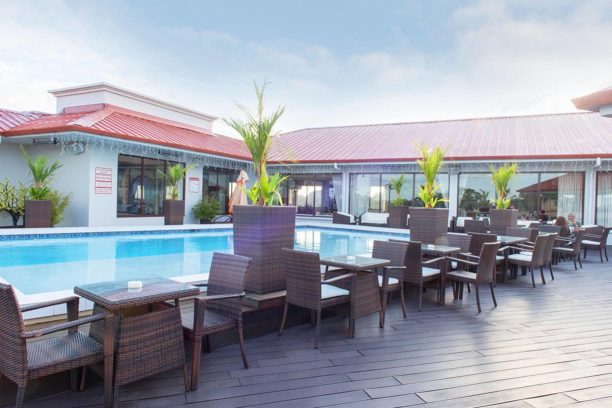Ramada by Wyndham Princess Paramaribo Bagian luar foto